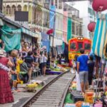 5 destinos donde puedes dormir en un antiguo tren, avión o barco reconvertido